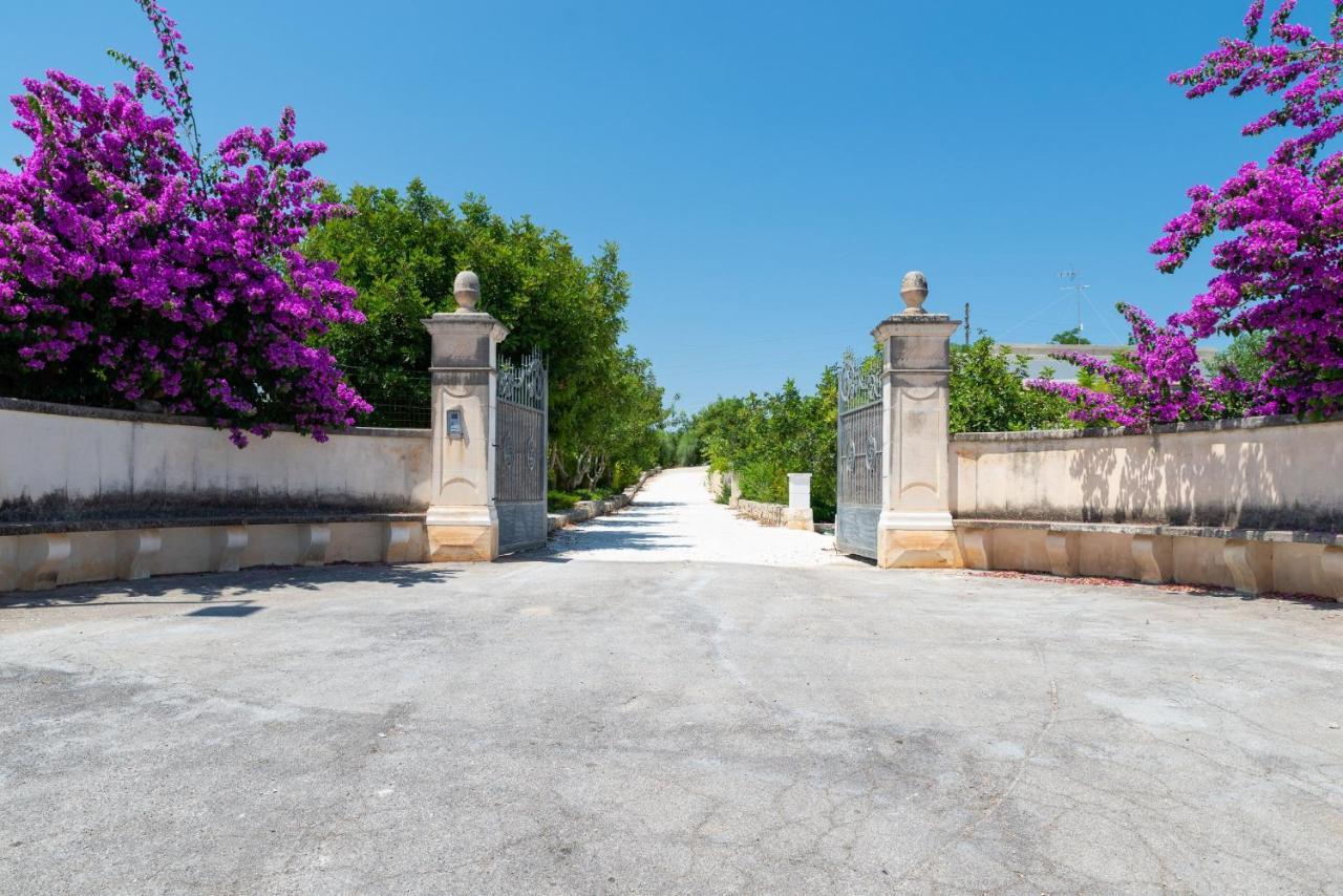 Appartamento Ortensia In Villa Mariella オストゥーニ エクステリア 写真