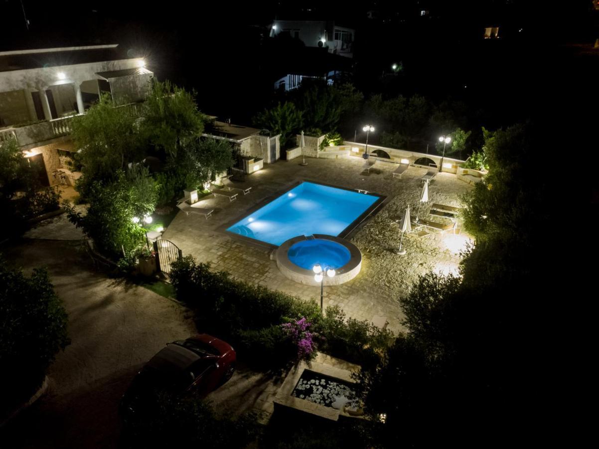 Appartamento Ortensia In Villa Mariella オストゥーニ エクステリア 写真