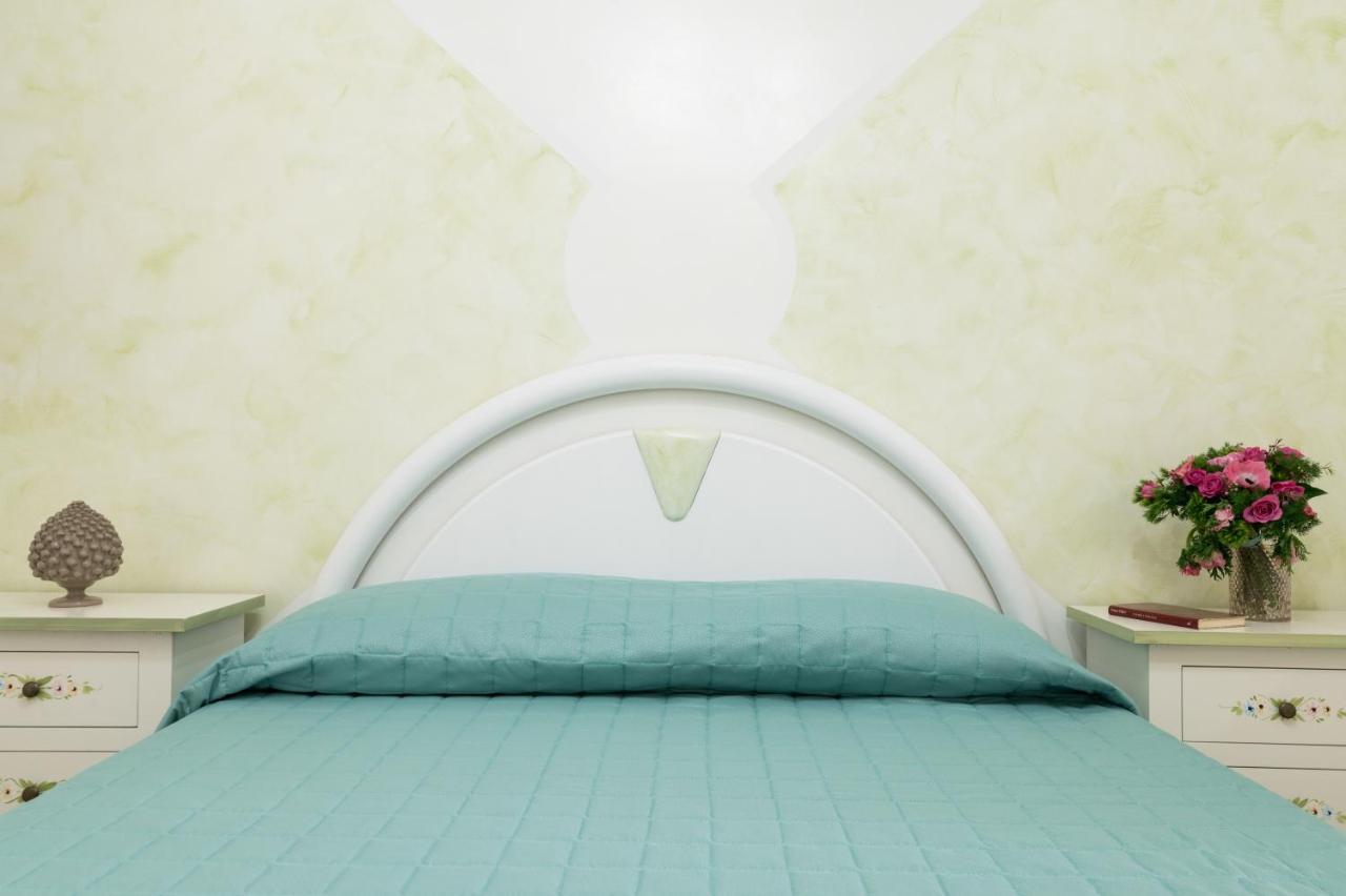 Appartamento Ortensia In Villa Mariella オストゥーニ エクステリア 写真